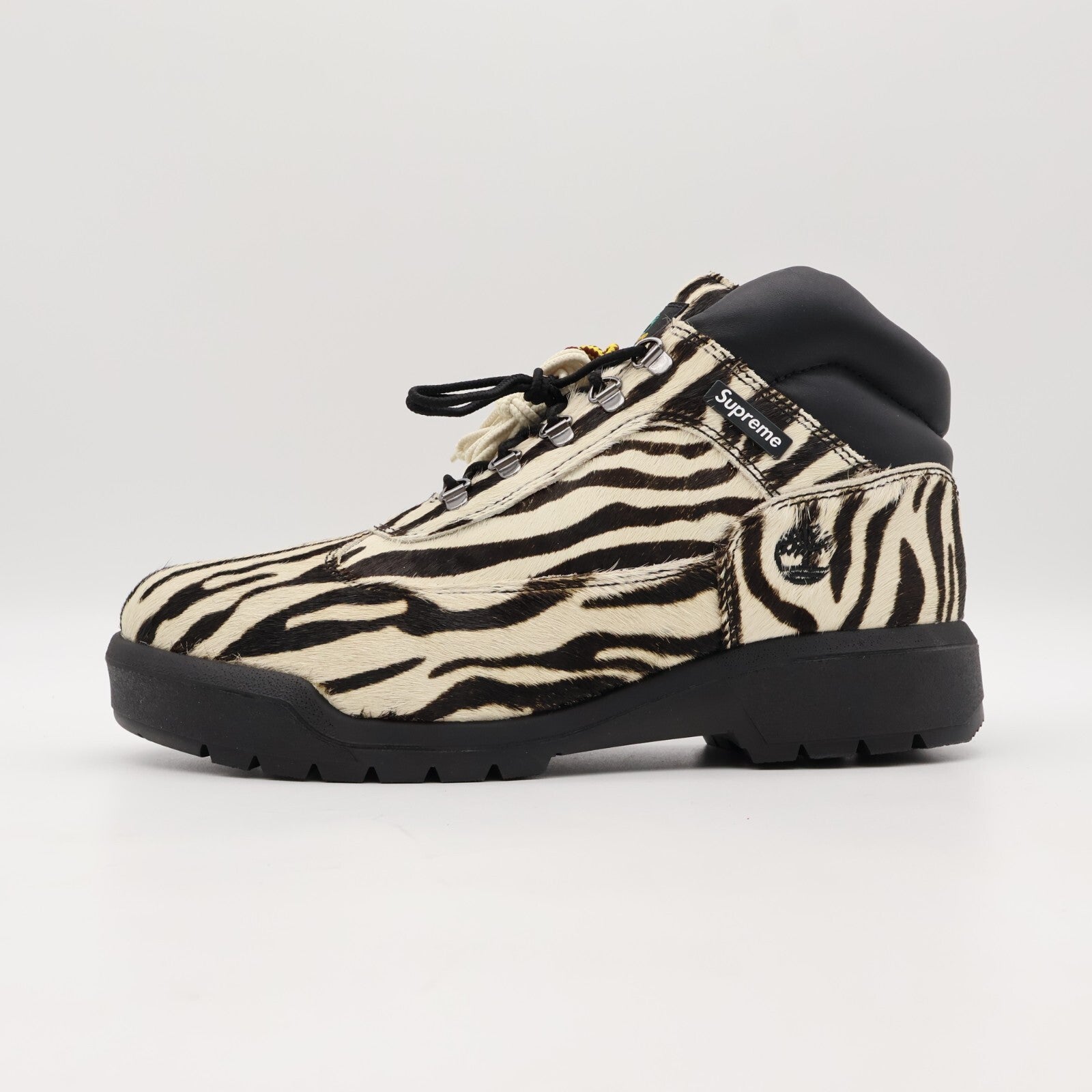 TB0A6EUNEMZ Supreme Timberland Field Boot Zebra FW24 Week13 (Men's)