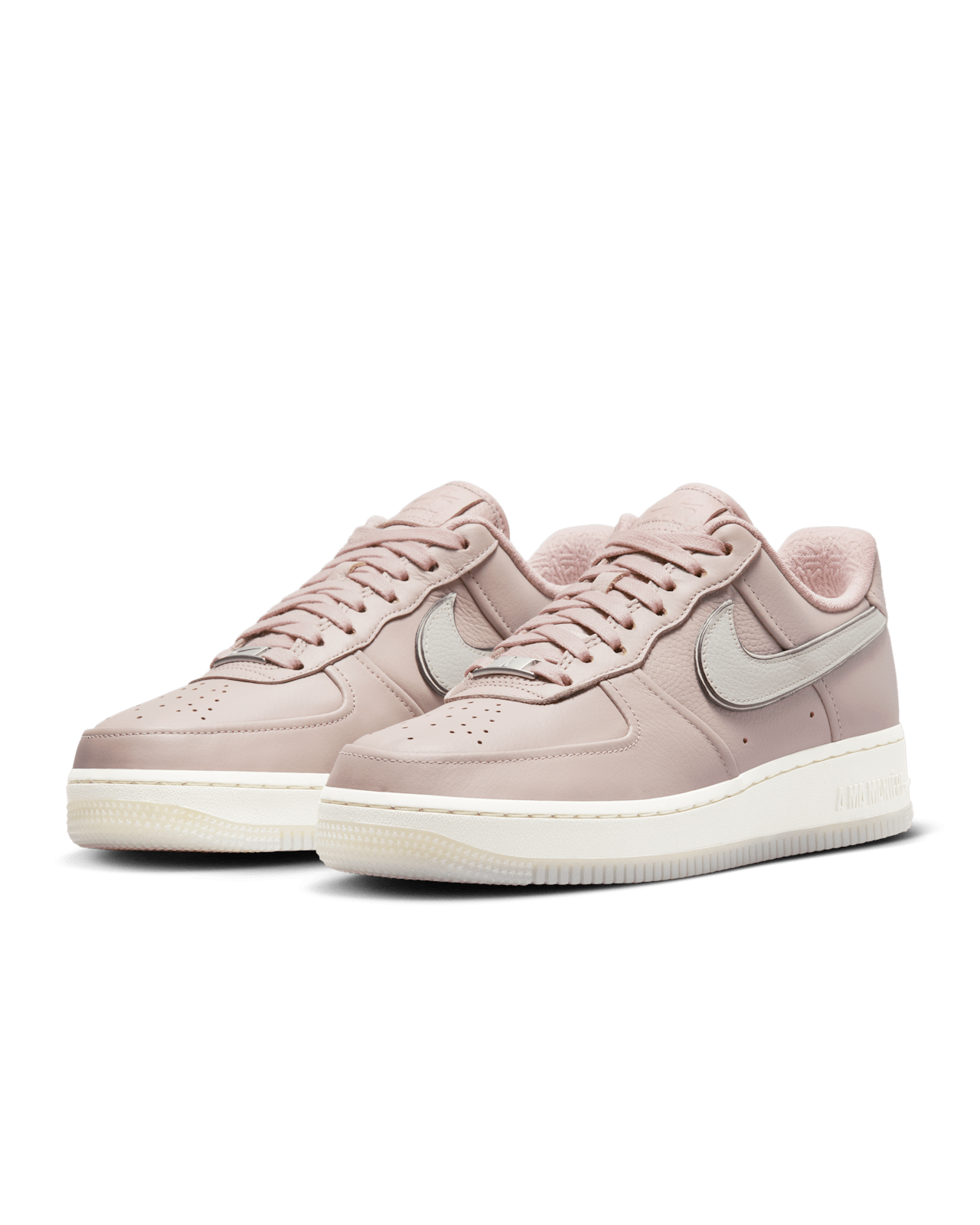 HF4084-200 A Ma Maniére à Nike Air Force 1 Low '07 (Women's)