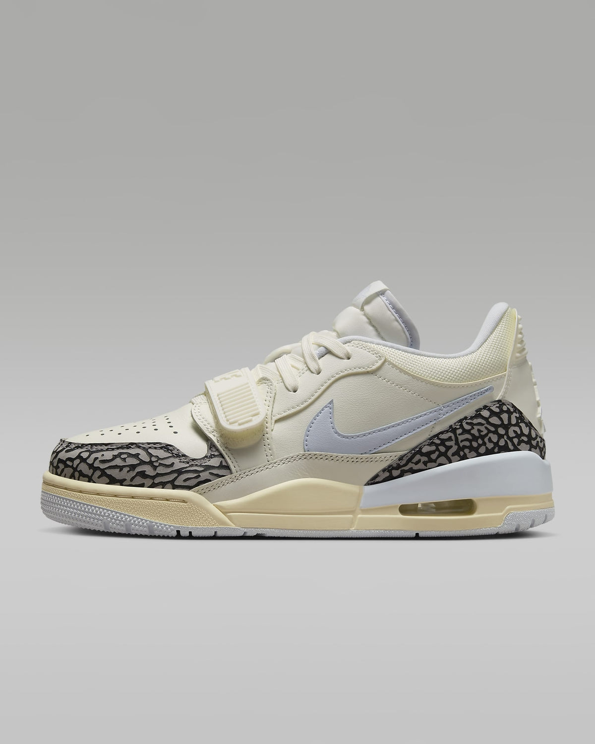 FQ7827-101 Nike Air Jordan Legacy 312 Low Sail Cement Grey Black Footba (Women's