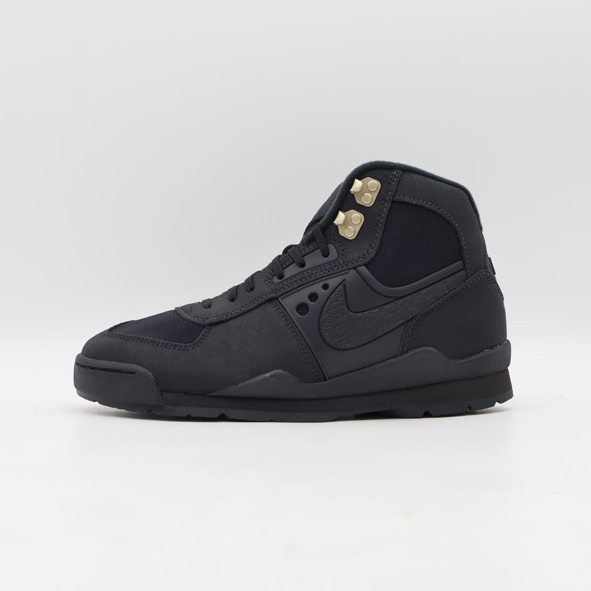 IH4450-001 Nike Baltoro High Black Metallic Gold (Men's)