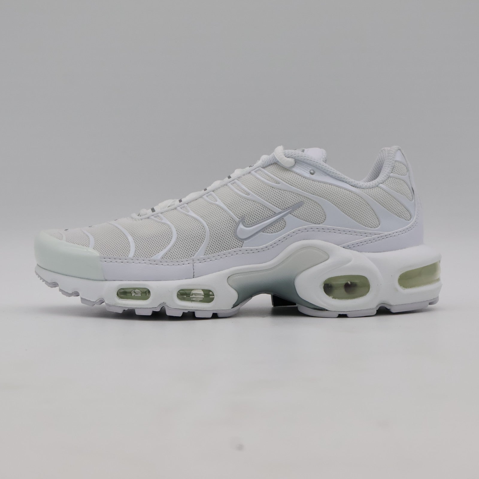 DM2362-100 Nike Air Max Plus White Pure Platinum (Women's)