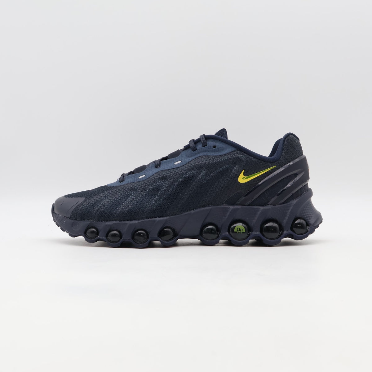 IO7846-400 Nike Air Max DN8 Dark Obsidian High Voltage (Men's)