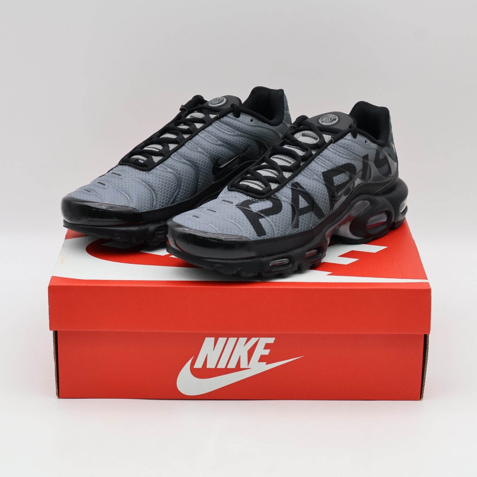 IB2253-001 PSG Ã Nike Air Max Plus Black Particle Grey (Men's)