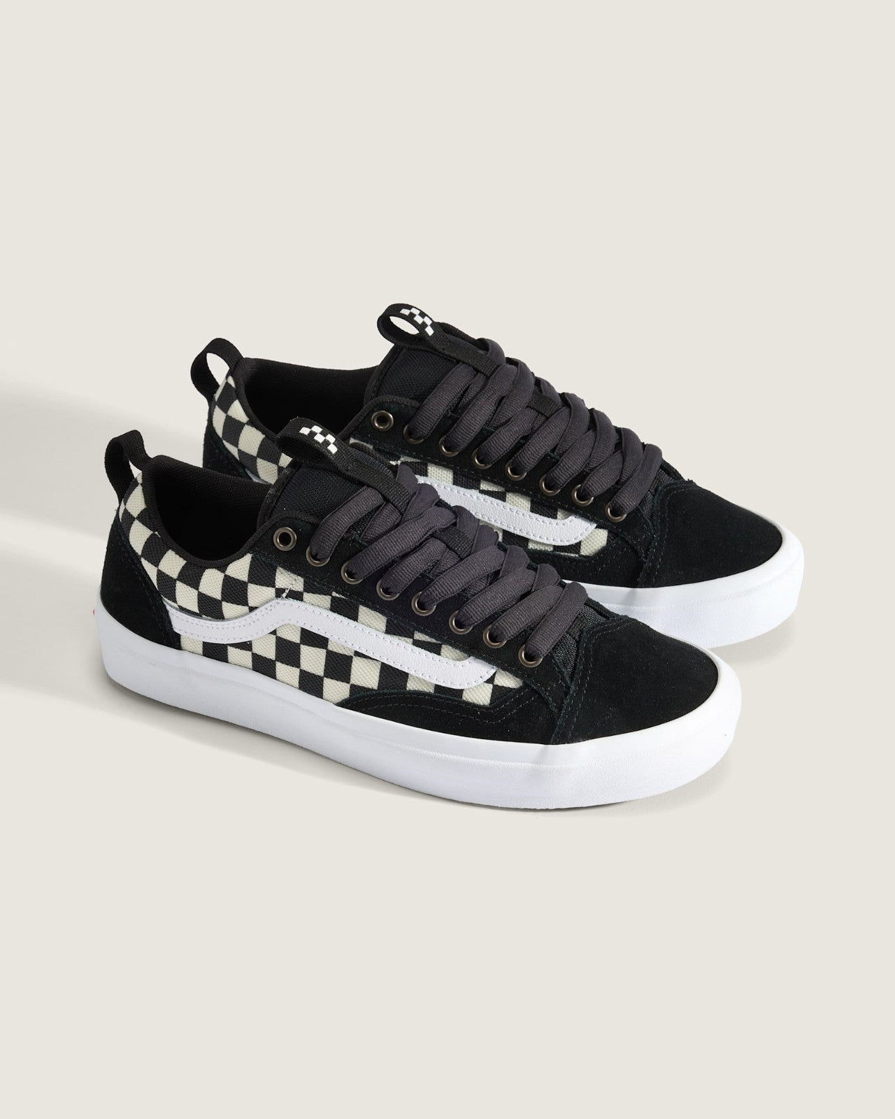 VN000D5RY28 Vans Skate Old Skool 36+ Black White (Men's)