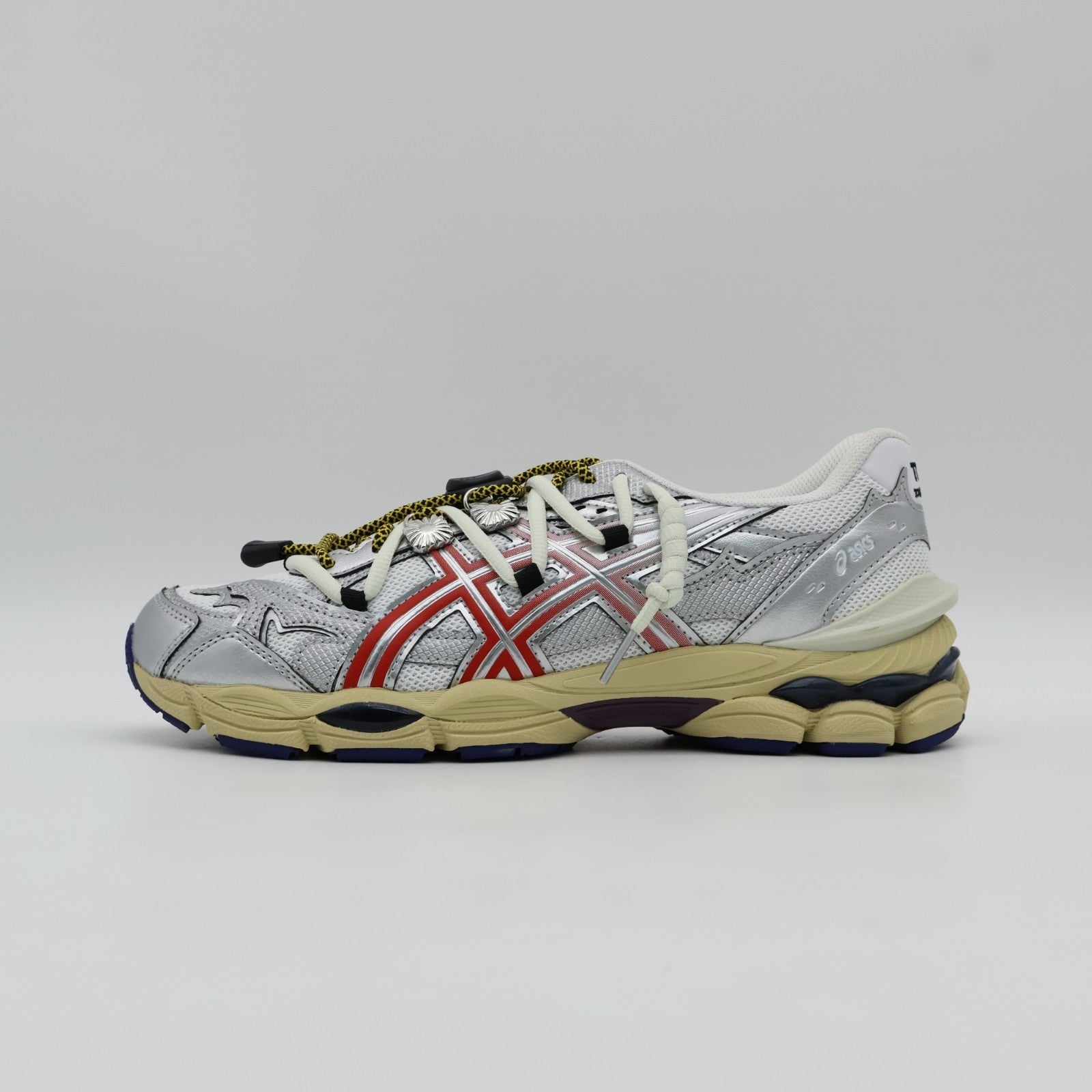 1203B115-100 TOGA Asics Gel-Cumulus 16 TG White Red Pure Silver (Men's)