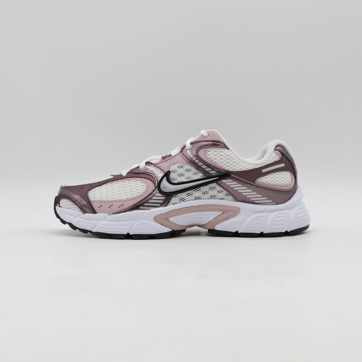 HQ7901-113 Nike V5 RNR "White/Tattoo/Metallic Platinum" (Women's)