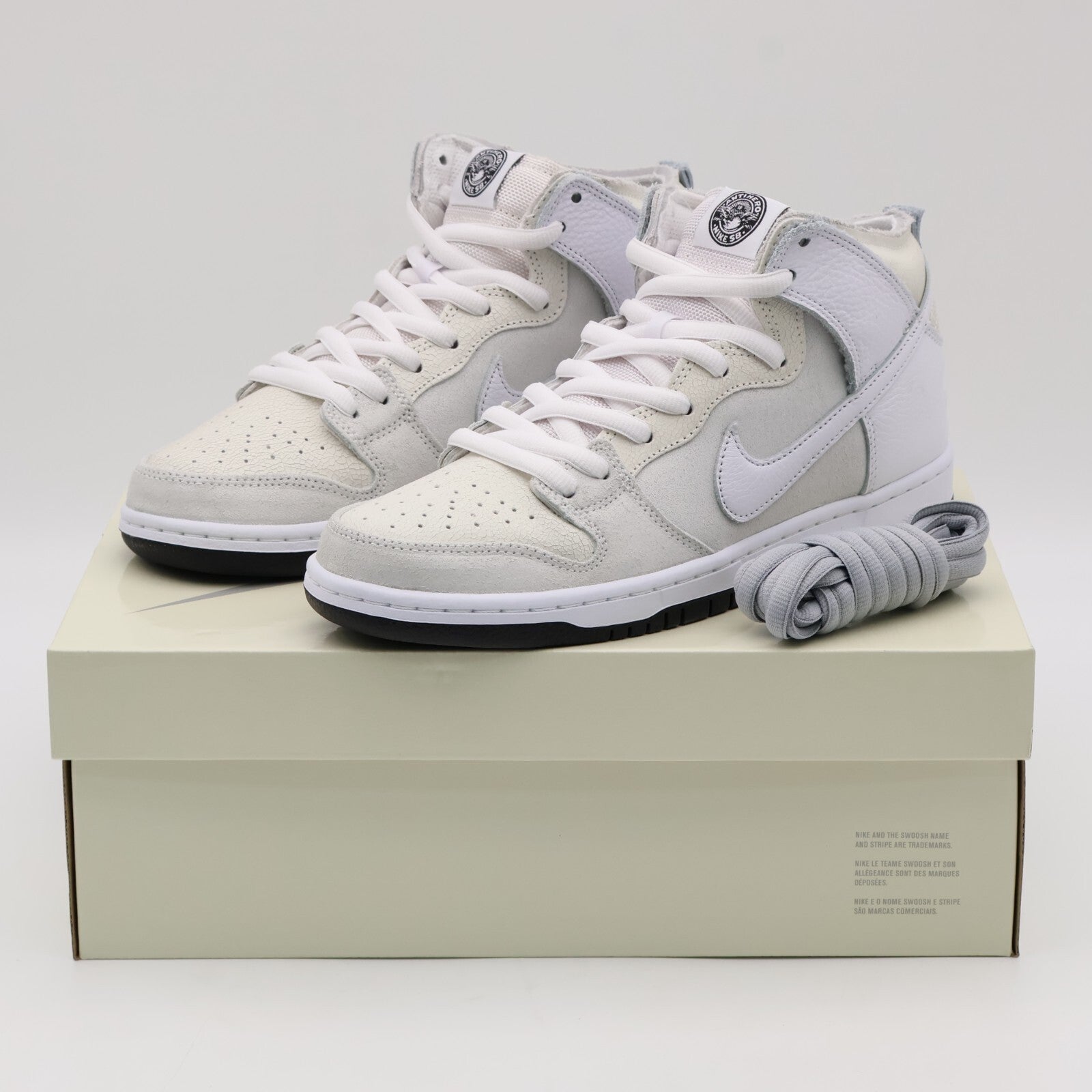 HM5837-100 ANTIHERO Ã Nike SB Dunk High QS White (Men's)