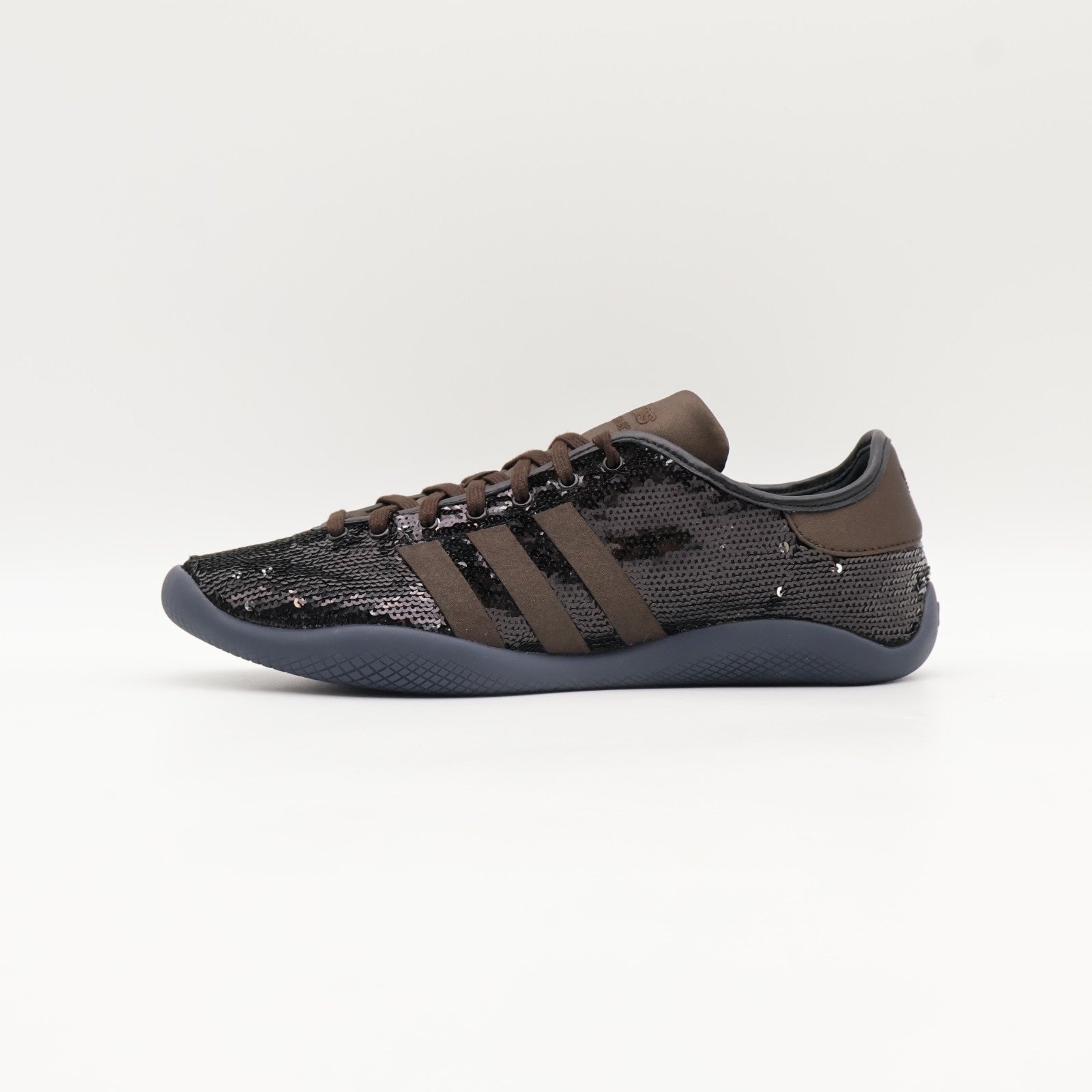JR0259 Wales Bonner à adidas Originals Karintha Lo Core Black (Men's)