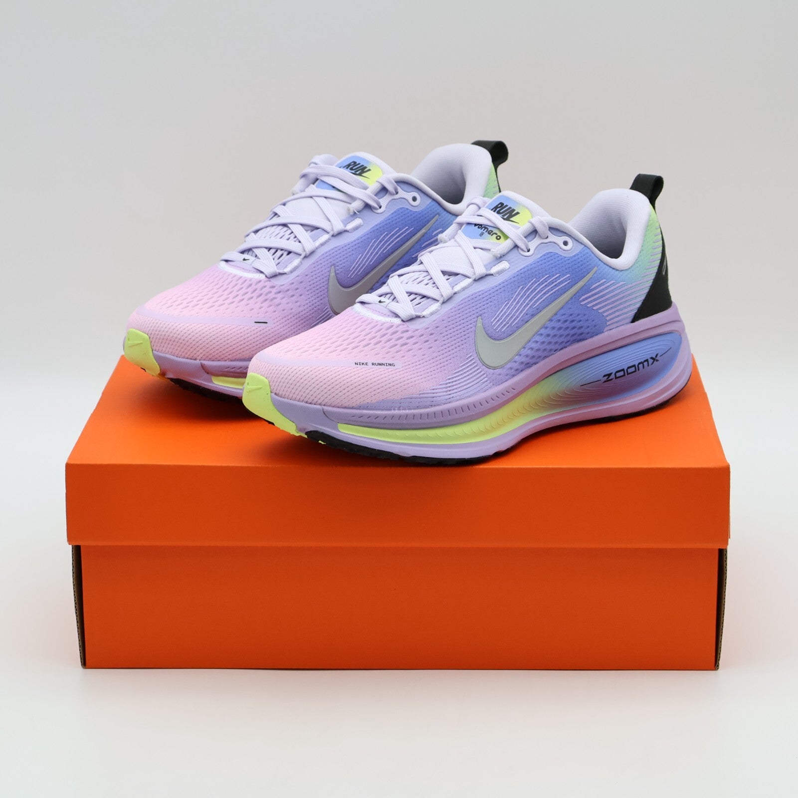 IB5169-500 Nike Vomero 18 SE Amethyst Tint Hydrangeas Phantom Metallic(Women's)