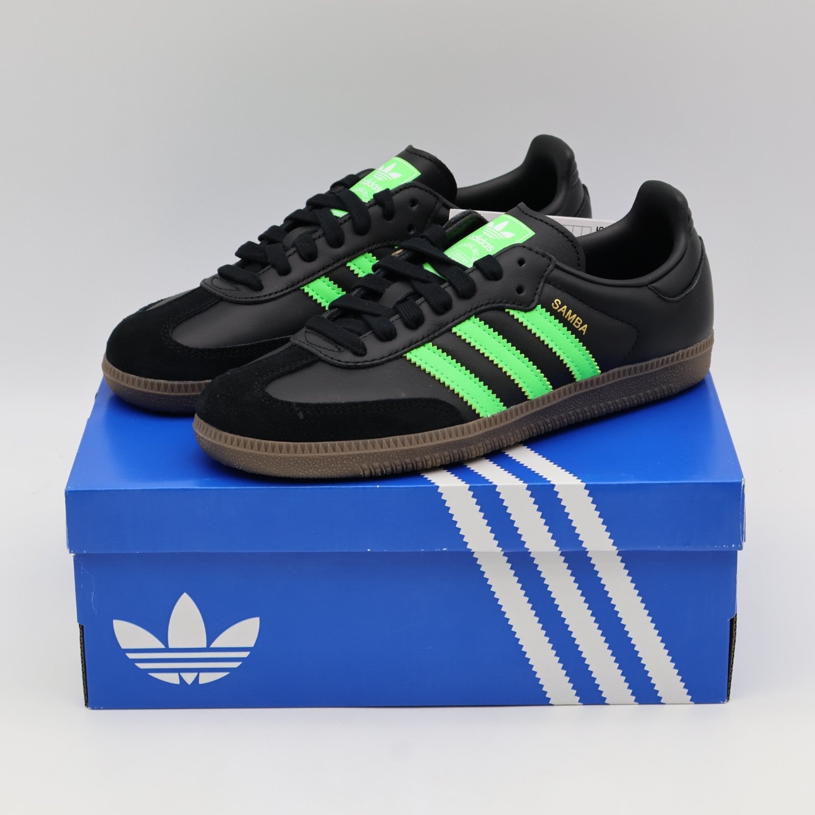JR0911 adidas Originals Samba OG Core Black Screaming Green Gum (Men's)