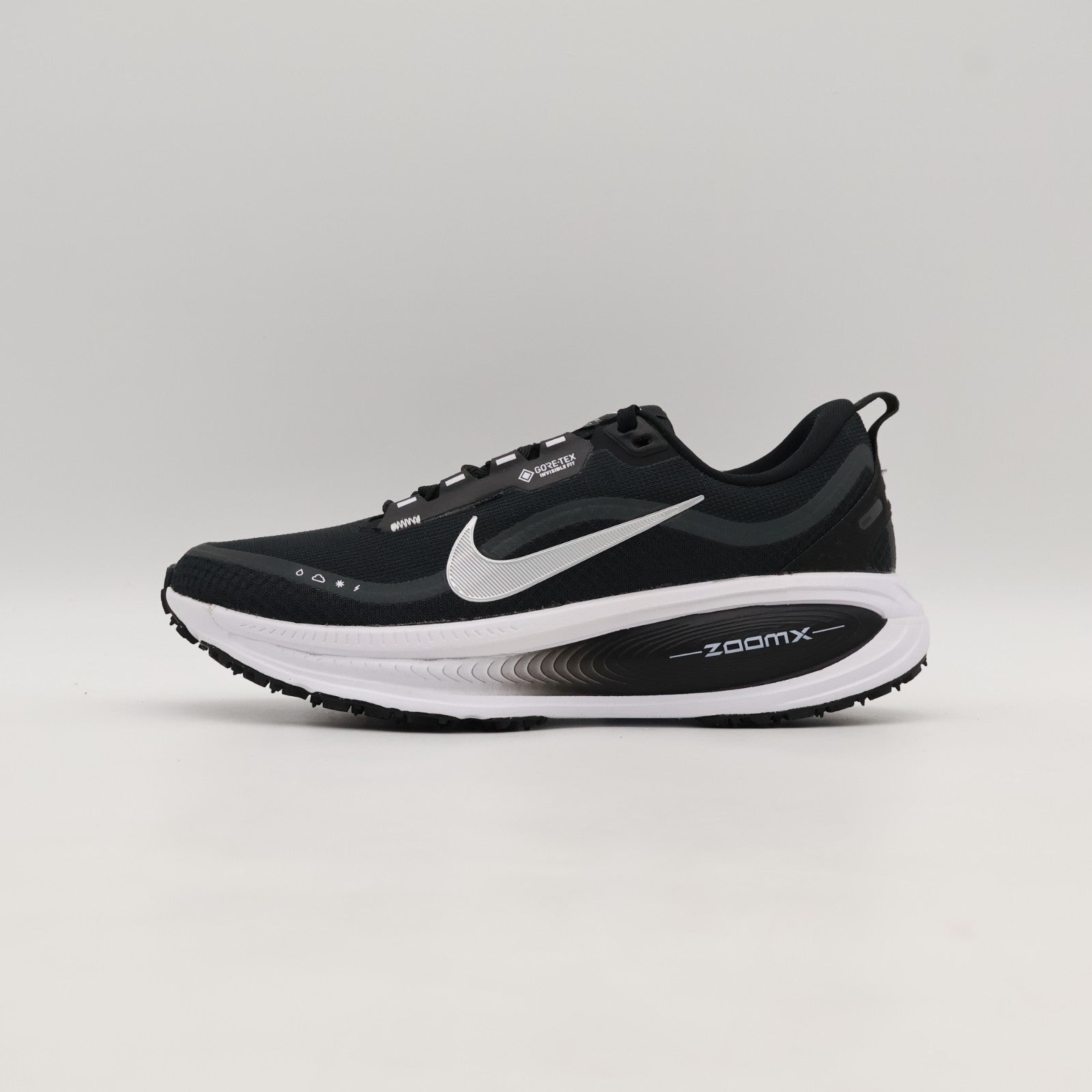 HQ7002-002 Nike Vomero 18 GORE-TEX Black Anthracite White (Women's)