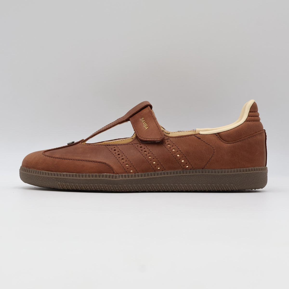HP7130 adidas Samba Jane Supplier Colour Sand Strata (Women's)