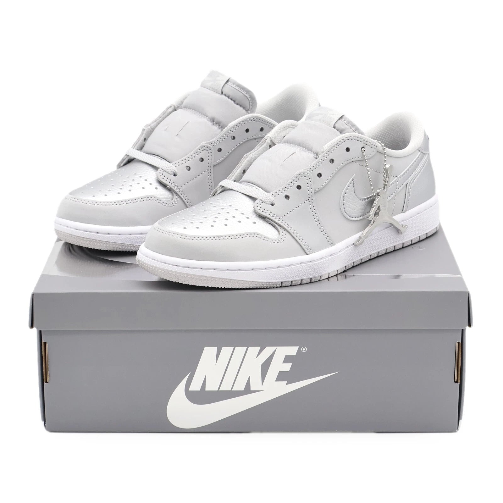 CZ0790-002 Nike Air Jordan 1 Retro Low OG Metallic Silver no Briefcase (Men's)
