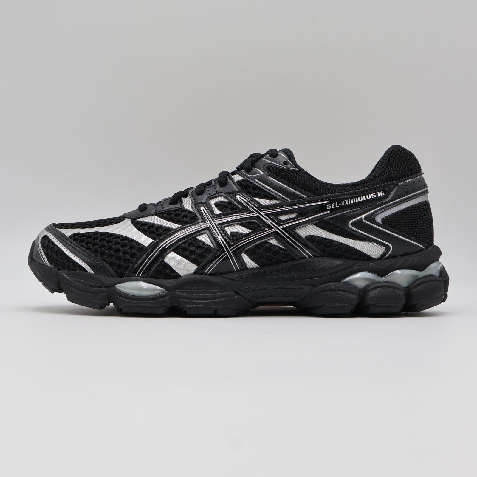 1203A733-002 Asics Gel-Cumulus 16 Black (Men's)