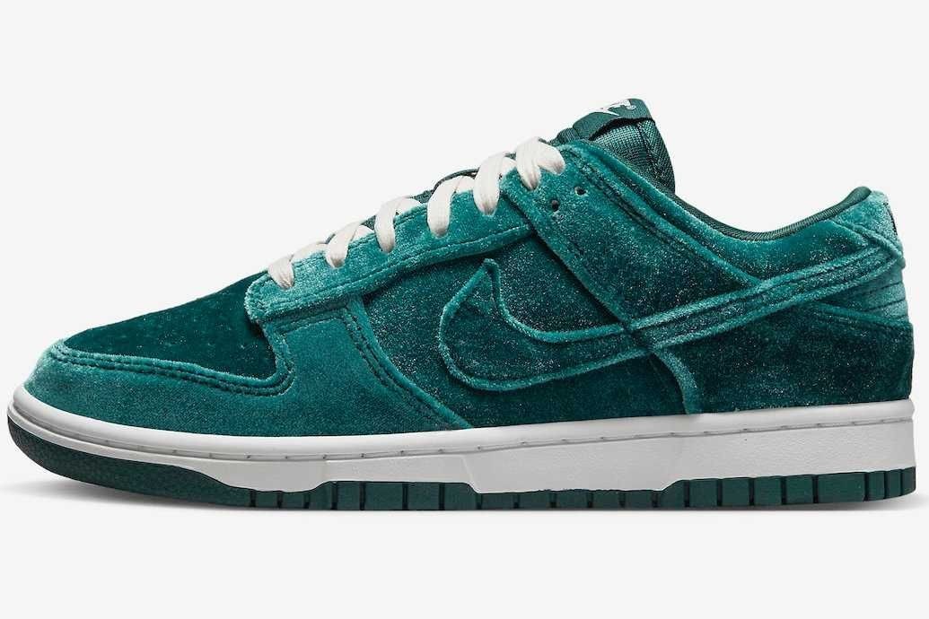 DZ5224-300 Nike Dunk Low "Atomic Teal" (Women's)