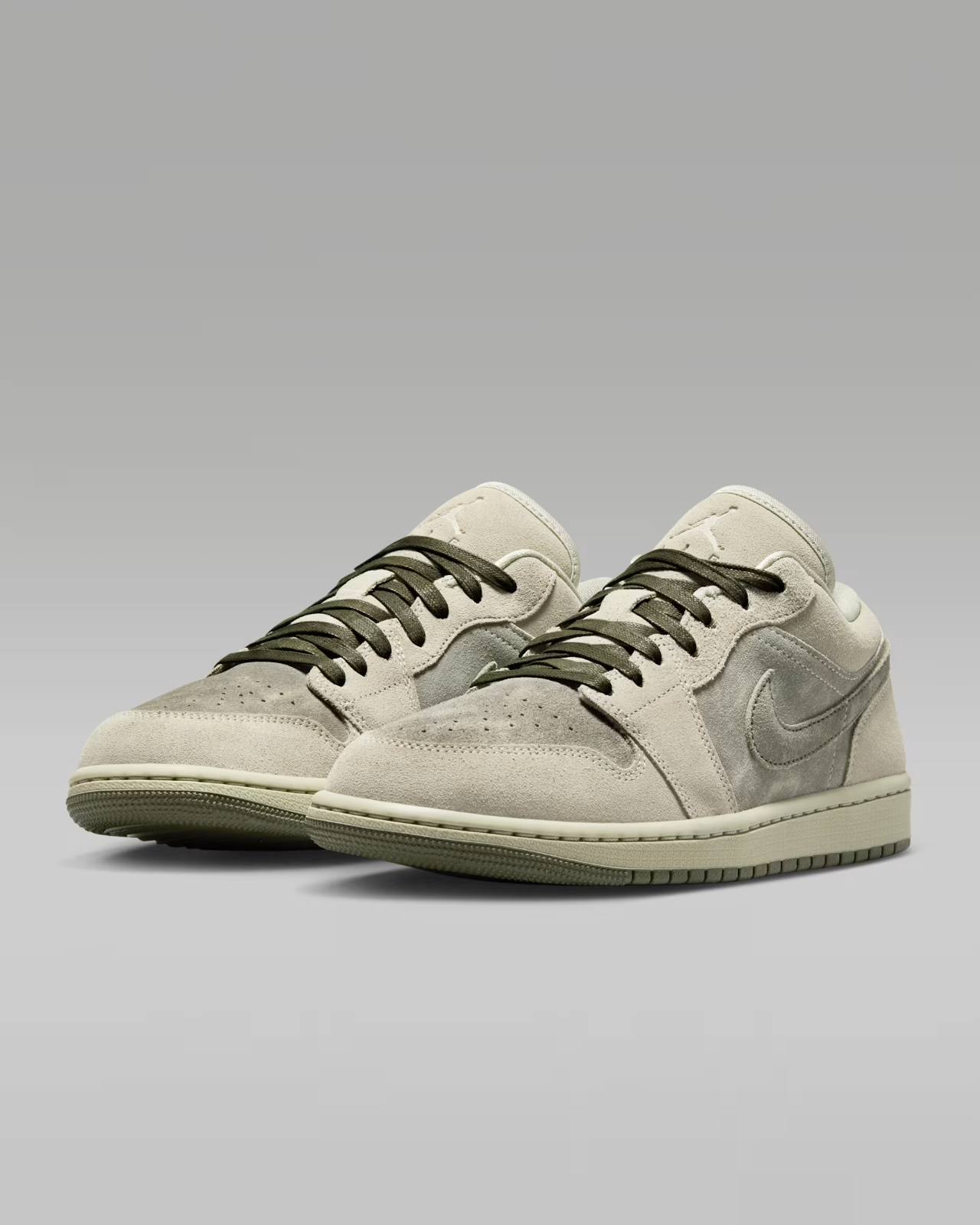 IR7327-304 Nike Air Jordan 1 Low SE "Spruce Fog/Jade Stone (Women's)