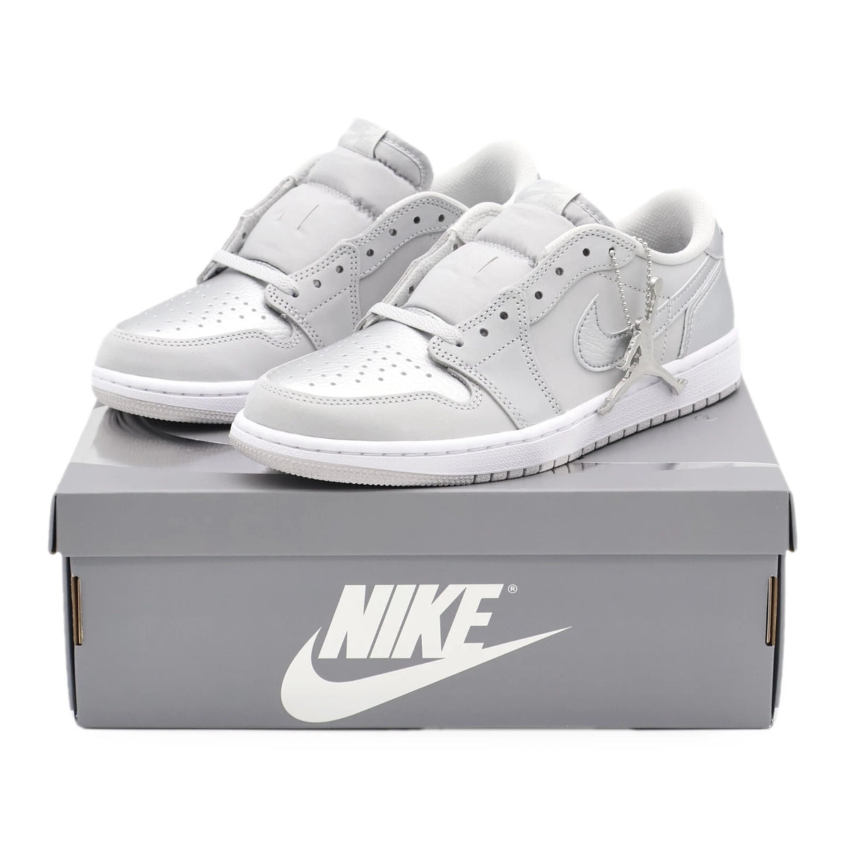 CZ0790-002 Nike Air Jordan 1 Retro Low OG Metallic Silver no Briefcase (Men's)