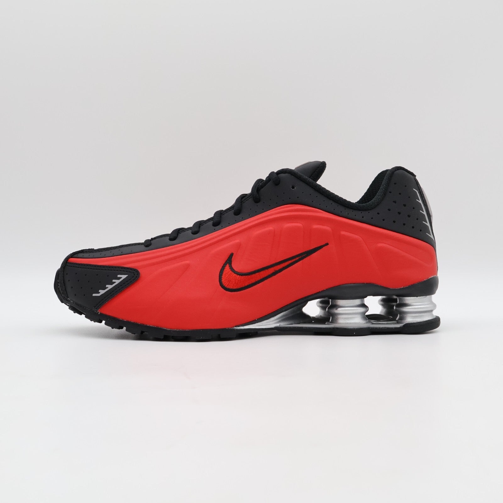 HQ1988-600 Nike Shox R4 University Red Black Metallic Silver (Men's)