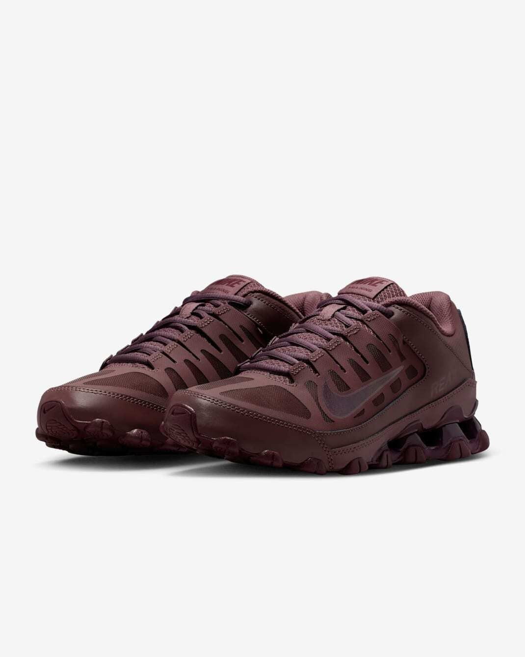 IO2400-500 Nike Reax 8 TR Tattoo Burgundy Crush (Women's)