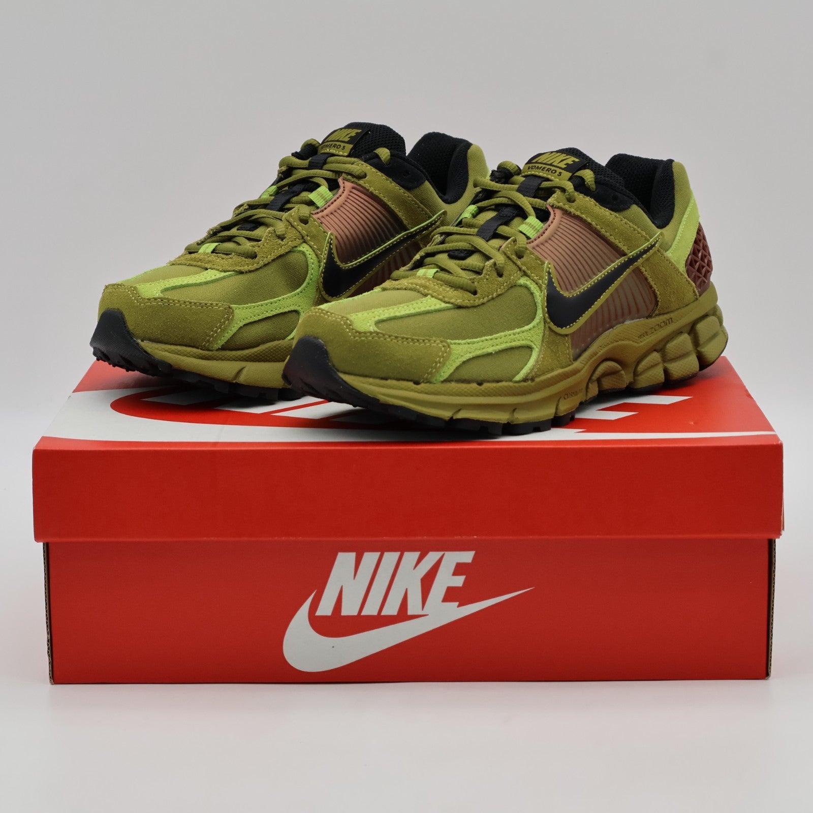 FJ1910-300 Nike Zoom Vomero 5 Pacific Moss (Men's)