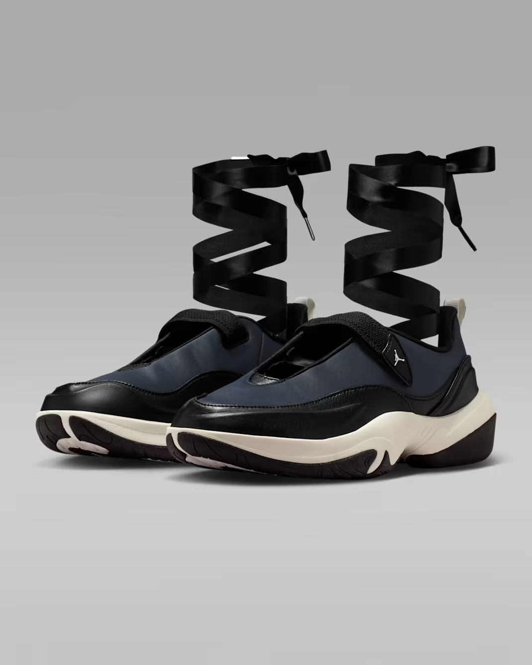 IB8597-001 Nike Jordan Pointe Black Sail (Women's)