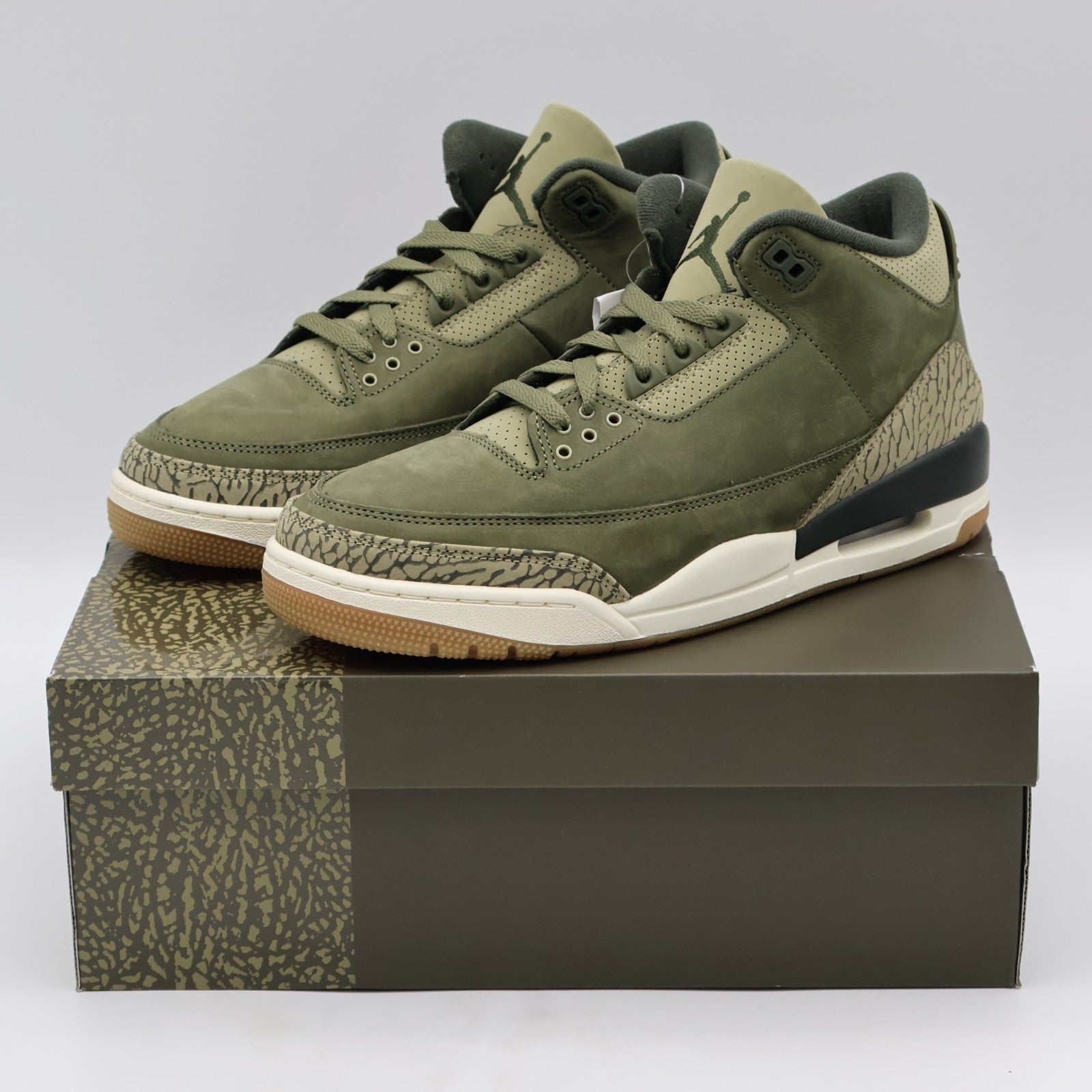 DN3707-202 Nike Air Jordan 3 Retro Family Affair (Men's)
