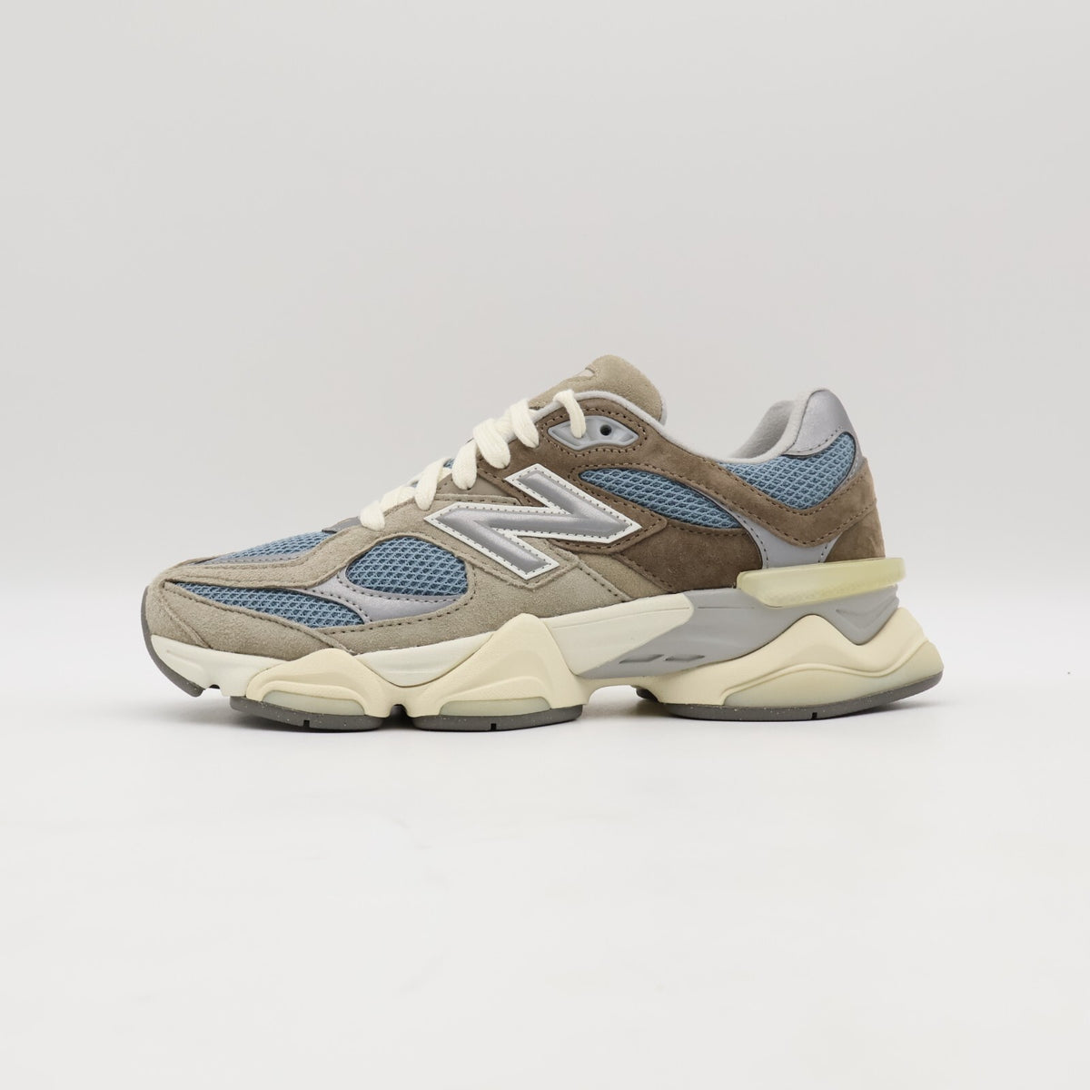 U9060MUS New Balance 9060 Sea Salt Blue Mushroom Aluminum Cyclone