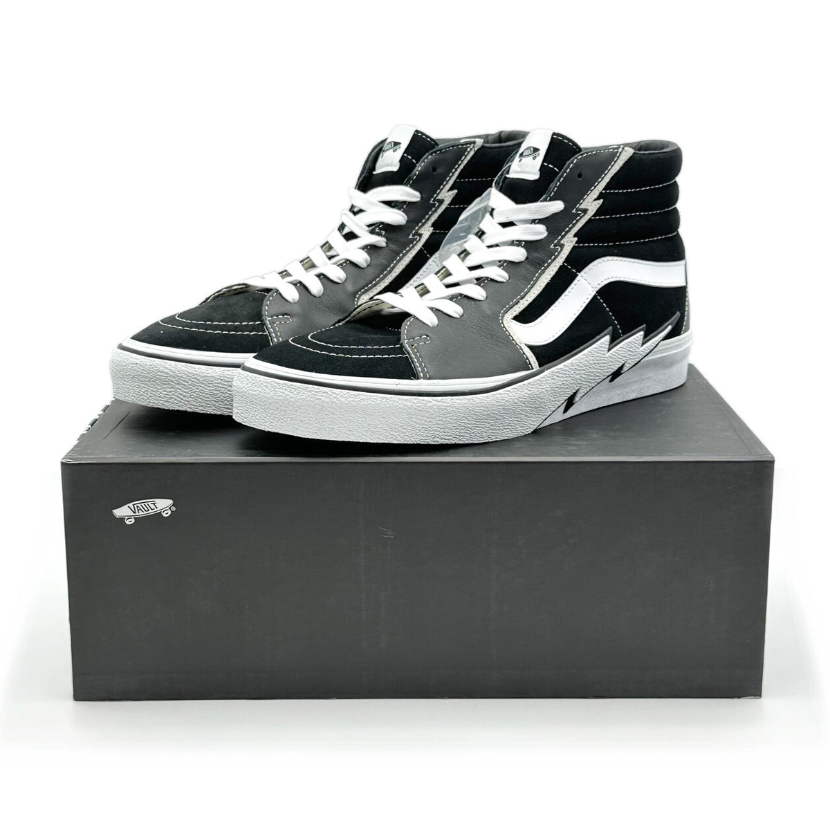 VN0007PSBLK1 MASTERMIND WORLD Ã Vault by Vans Sk8-Hi Bolt VLT LX