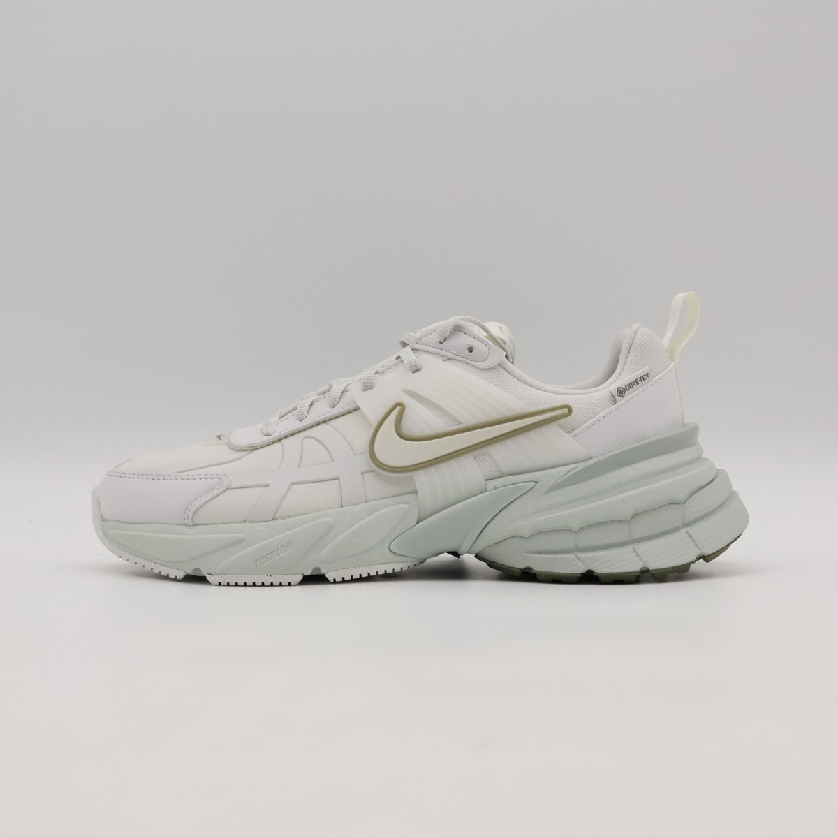 FZ2622-004 Nike V2K Run GORE-TEX Platinum Tint Summit White (Women's)