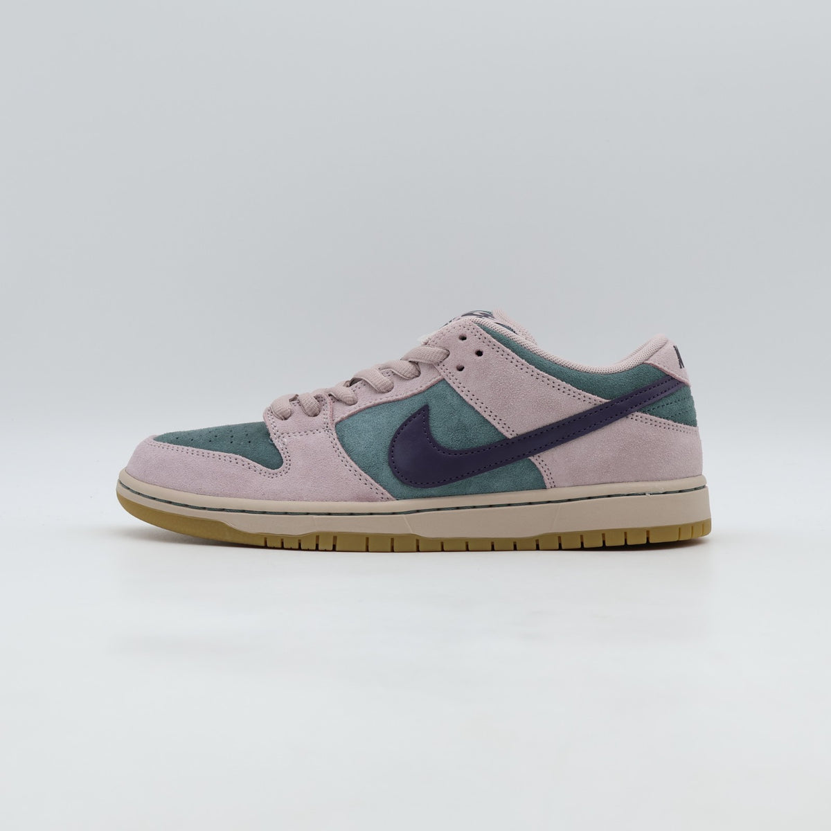 HQ1625-300 Nike SB Dunk Low Pro "Mineral Slate/Particle Rose"