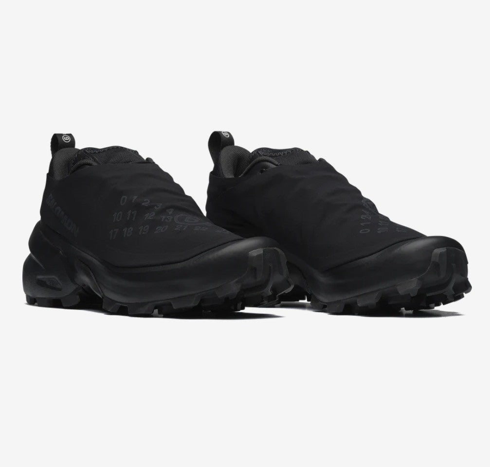 L49186400 MM6 Maison Margiela à Salomon Cross Dust "Black"