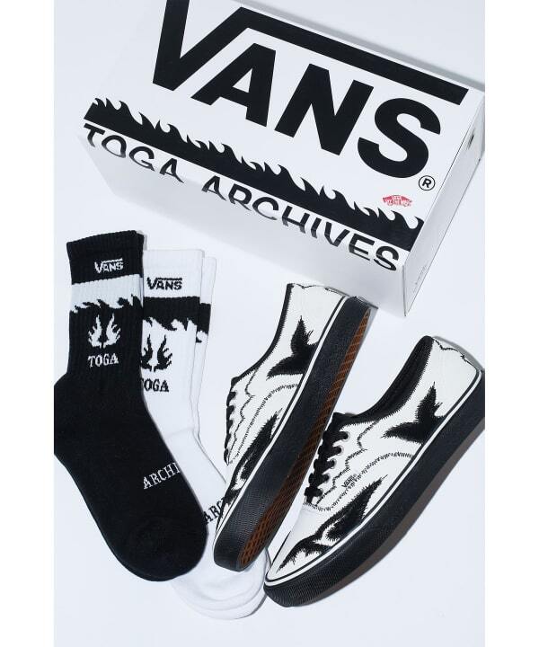 TC32-AJ520 TOGA Ã Vans Authentic White Black (with Socks Pair Set)
