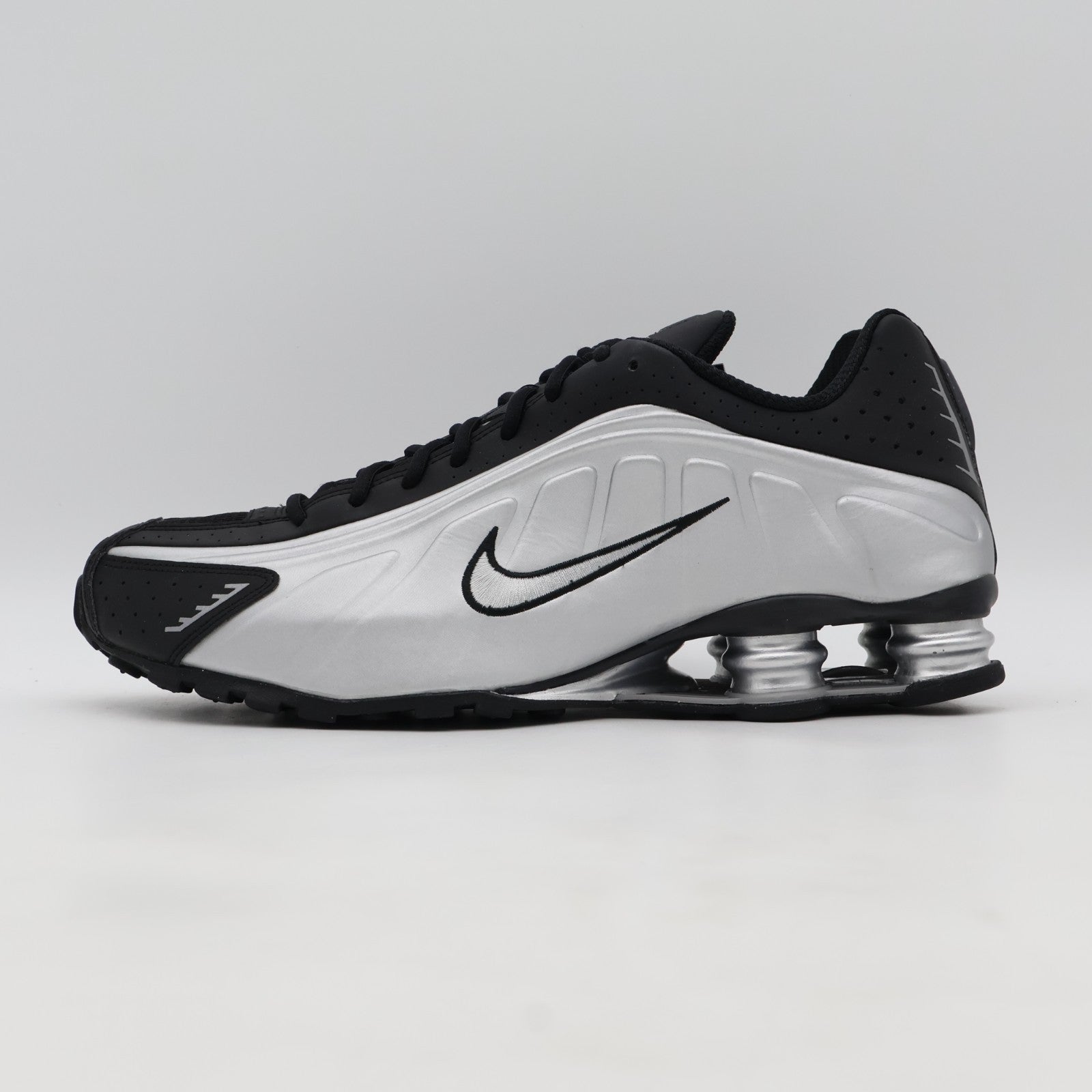 HQ1988-007 Nike Shox R4 Metallic Silver Black (Men's)