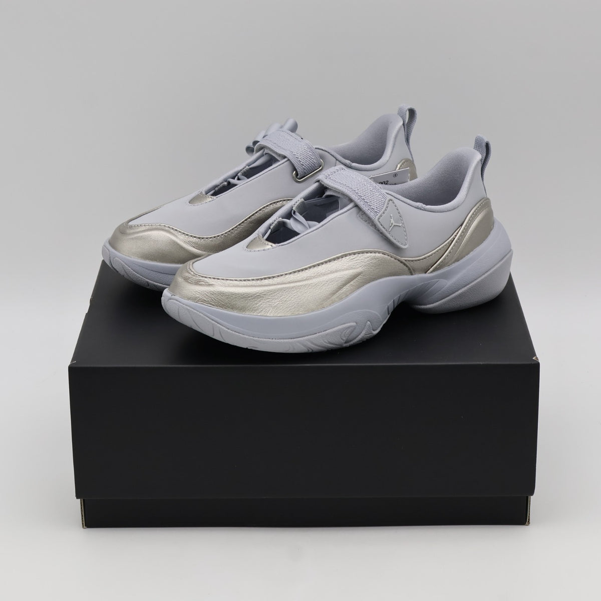 IB8597-002 Nike Jordan Pointe "Metallic Silver/Smoke Grey" (Women's)