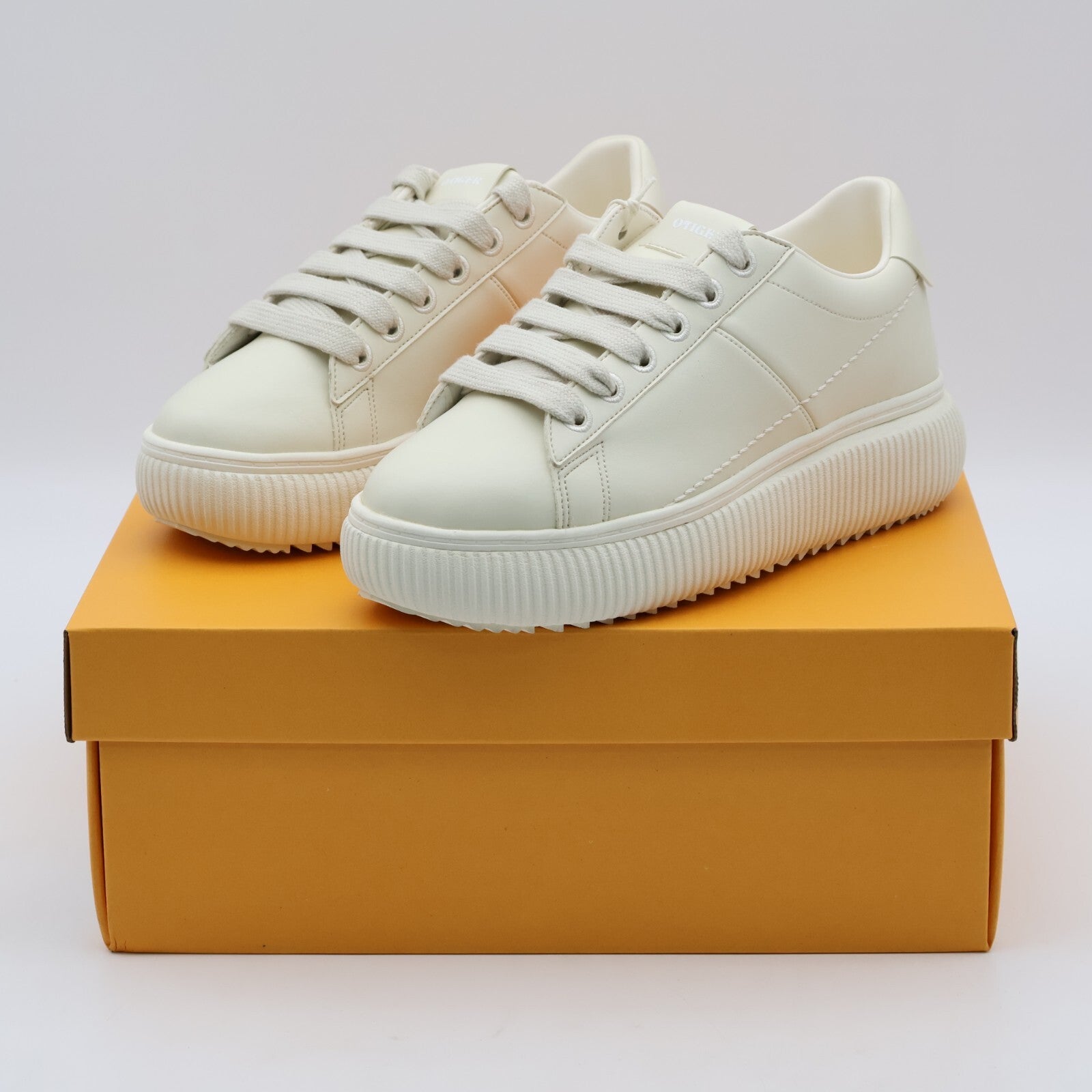 1182A621-101 Onitsuka Tiger Otiger Court Cream (Women's)