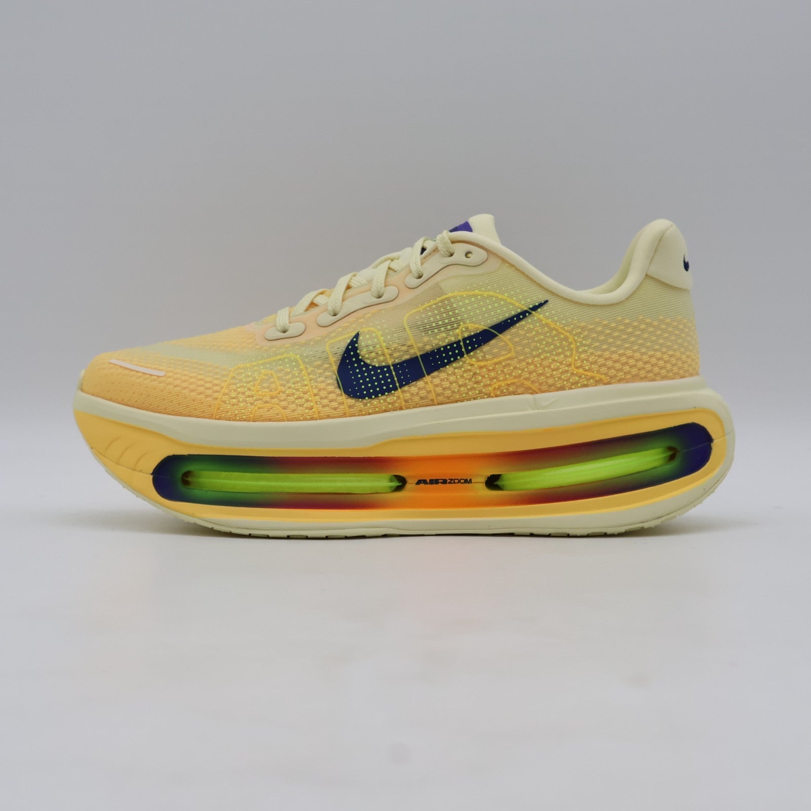 HQ2050-701 Nike Vomero Premium Alabaster (Men's)