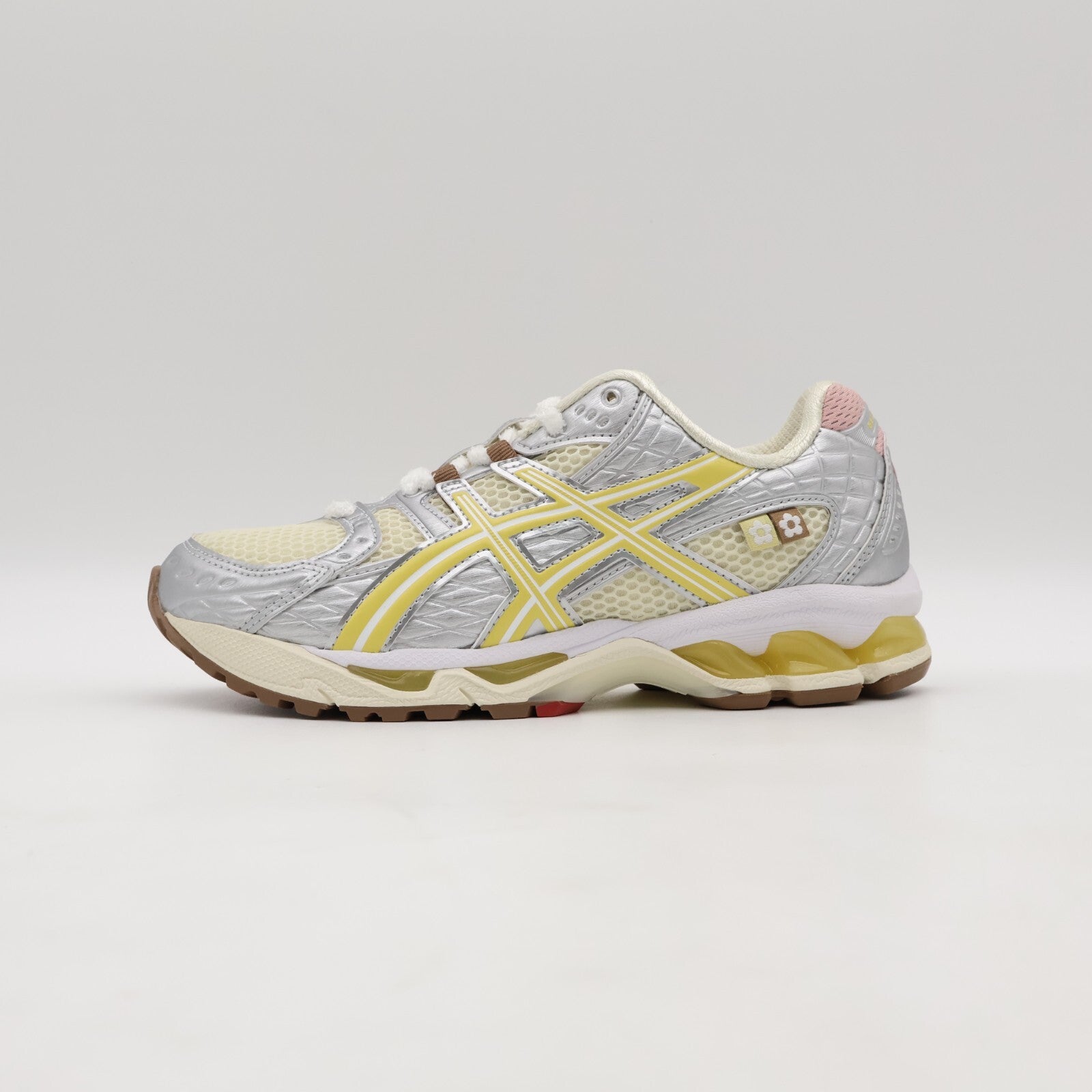 1203A865-752 VANDY THE PINK atmos Asics Gel-Nimbus 10.1 Ivory Pineapple (Men's)