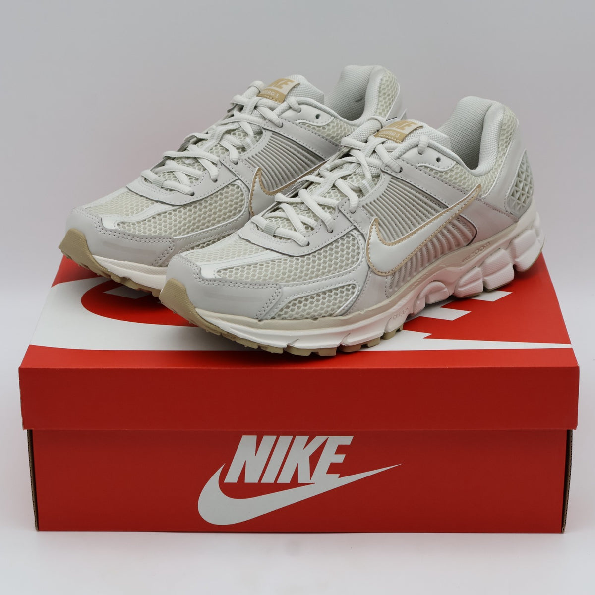 IB8929-003 Nike Zoom Vomero 5 Light Bone Phantom (Women's)