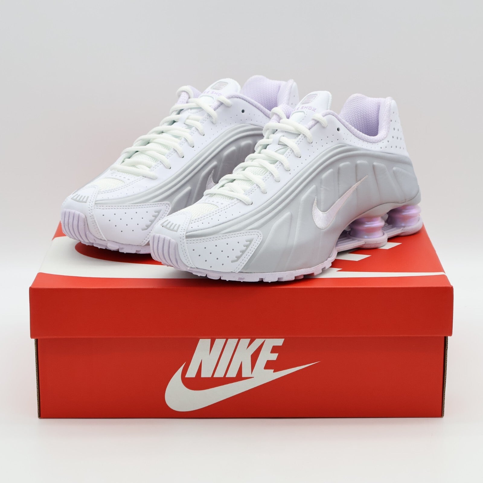 HF5076-100 Nike Shox R4 White and Metallic Platinum (Women's)