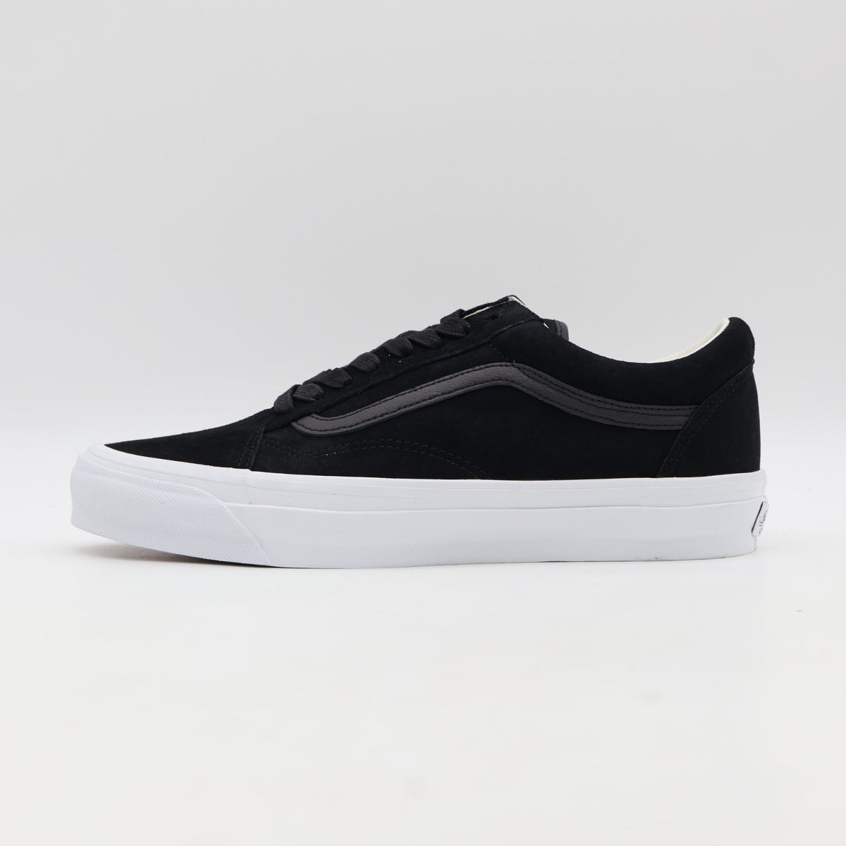VN000D9JCJJ Vans PREMIUM OLD SKOOL PIG SUEDE BLACK (Men's)