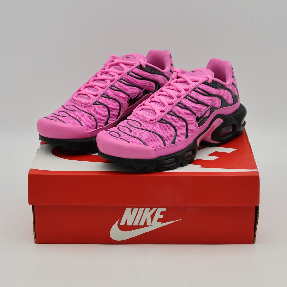 HJ9743-601 Nike Air Max Plus Black Pink (Women's)