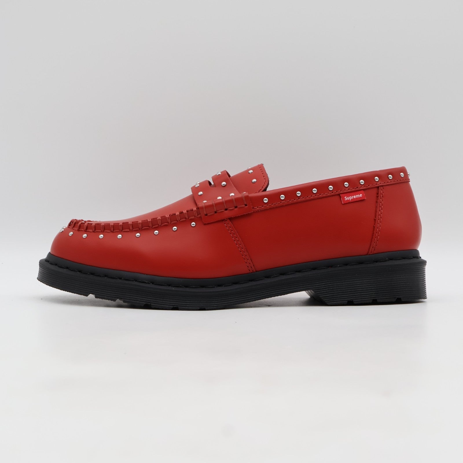 41873600 Supreme à Dr.Martens Studded Penton Loafer Red 25SS Week 13 (Men's)