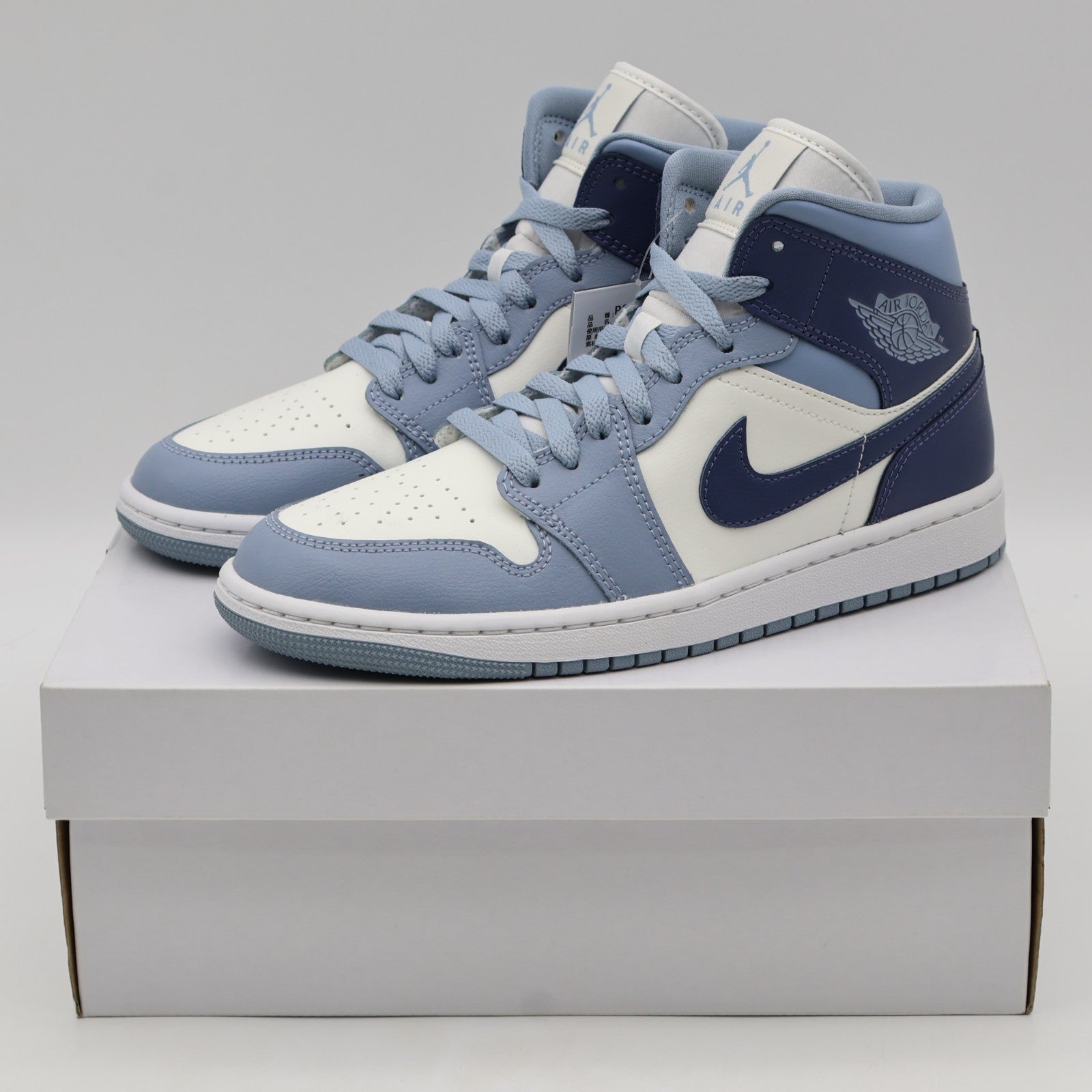 BQ6472-140 Nike Air Jordan 1 Mid White Diffused Blue (Women's)