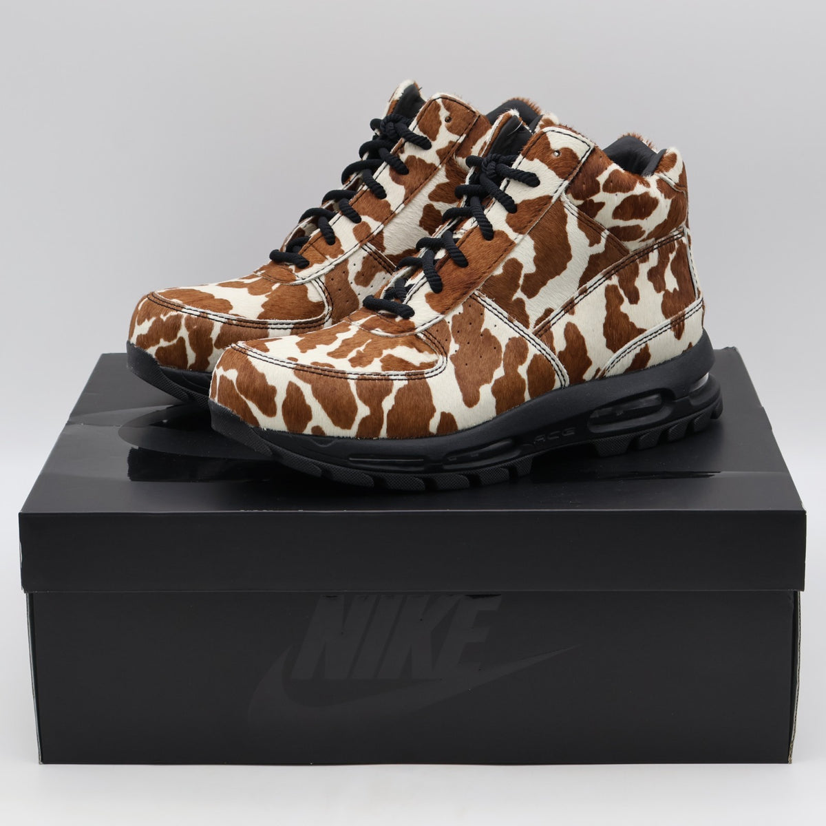 IO4635-100 Nike Air Max Goadome QS Pony Hair Sail Cacao Wow (Men's)