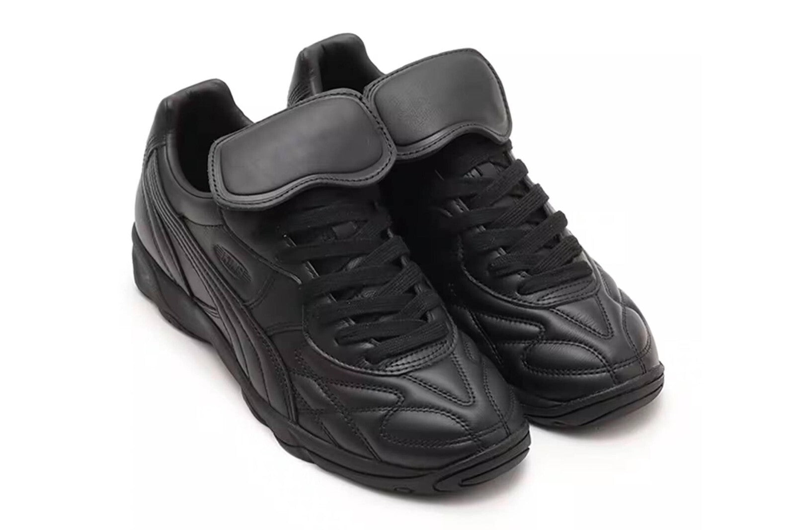 404083-01 Lack of Guidance à Puma King Indoor Triple Black (Men's)