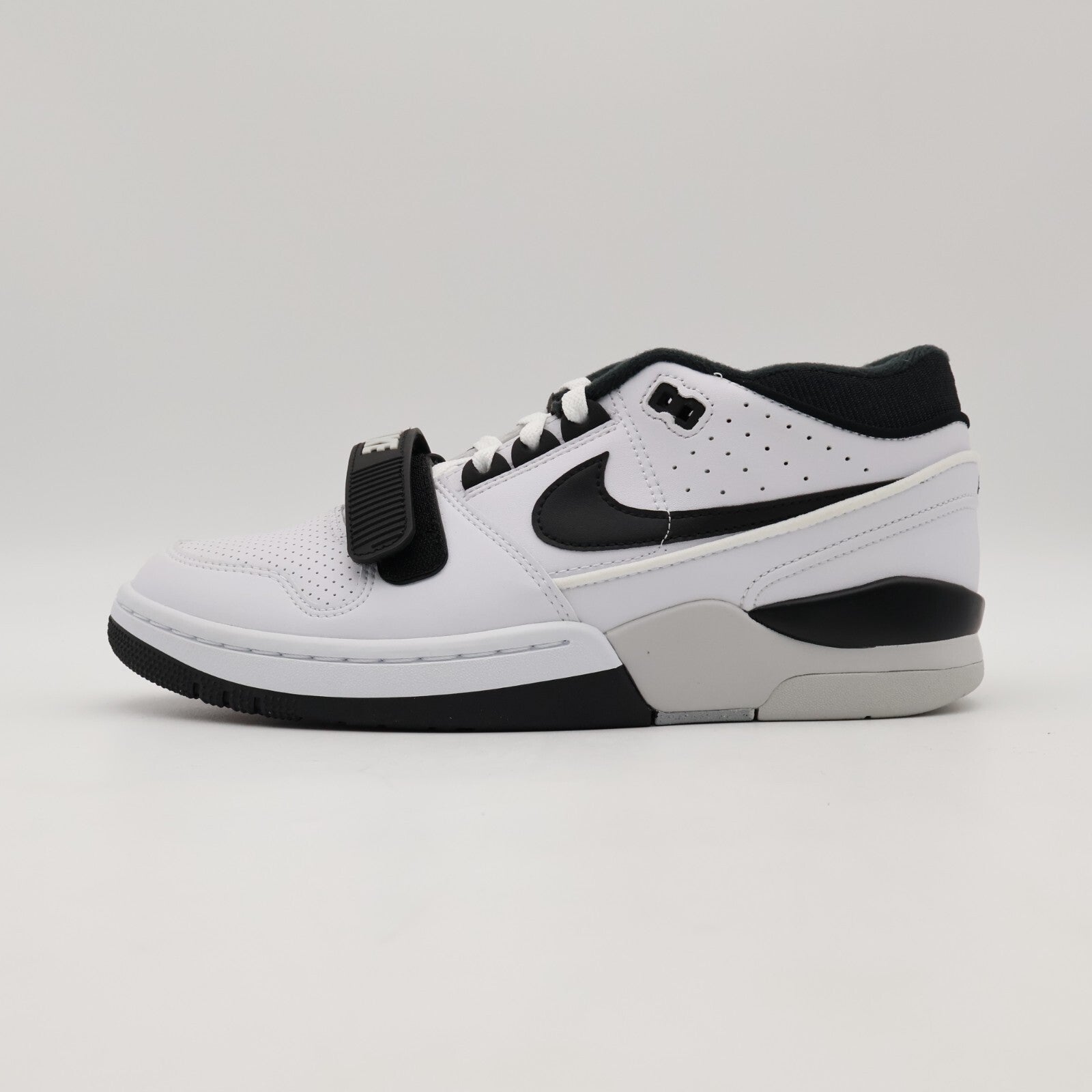 DZ6763-102 Billie Eilish à Nike Air Alpha Force 88 Black and White (Men's)