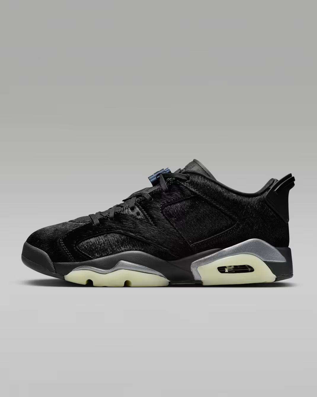 IO9786-001 Nike Air Jordan 6 Retro Low Blackout (Women's)