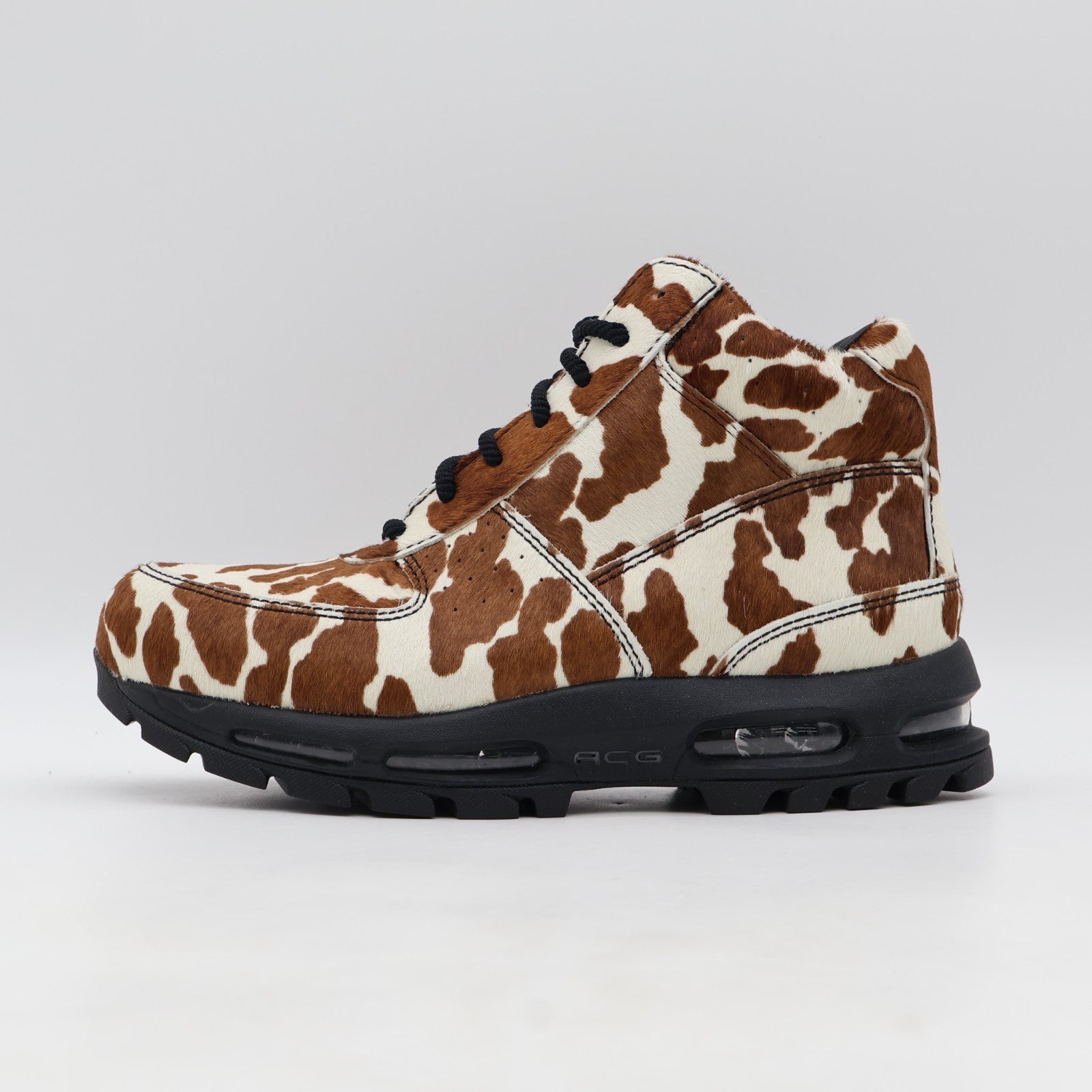 IO4635-100 Nike Air Max Goadome QS Pony Hair Sail Cacao Wow (Men's)