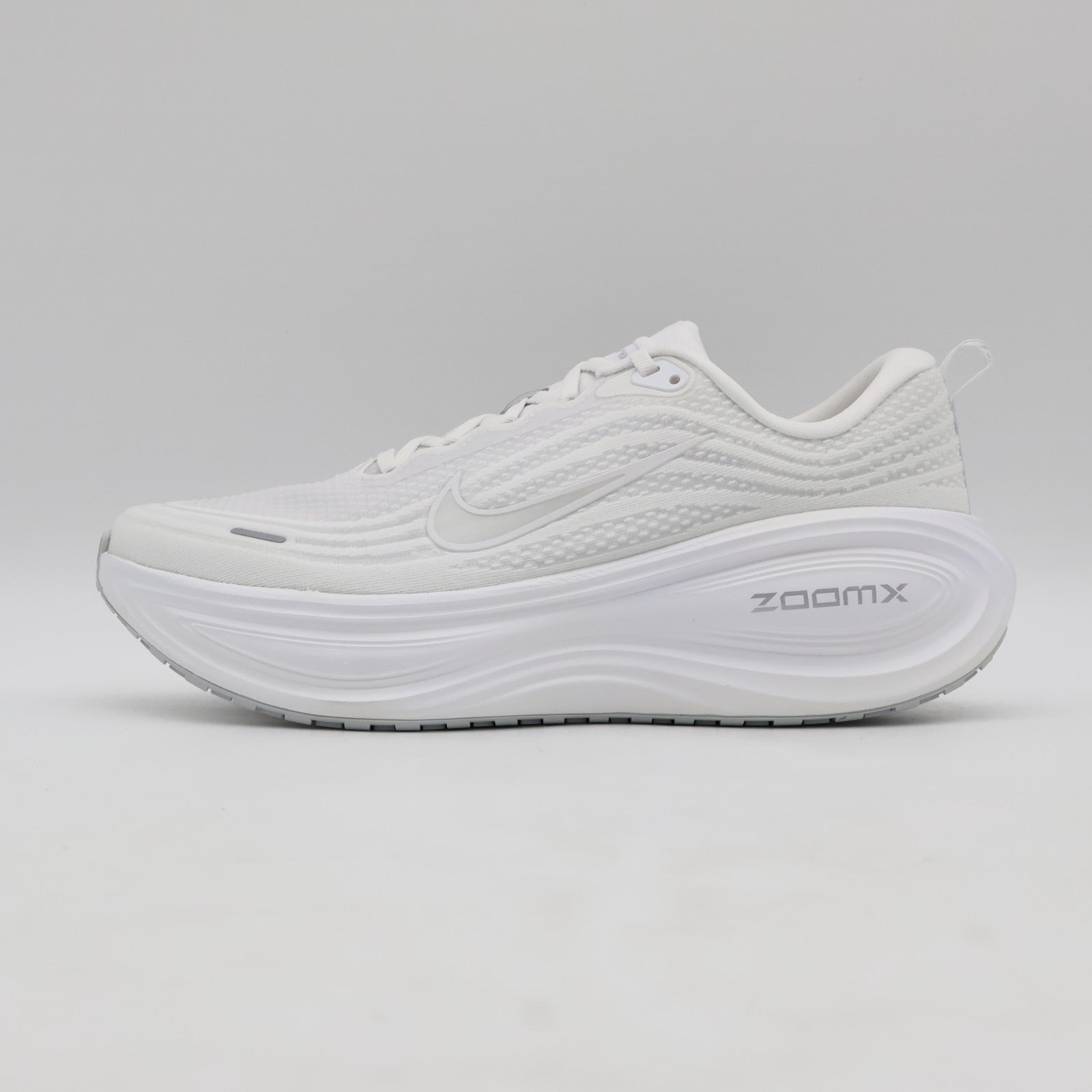 HV8150-102 Nike Vomero Plus White Photon Dust Metallic Silver Summit (Men's)