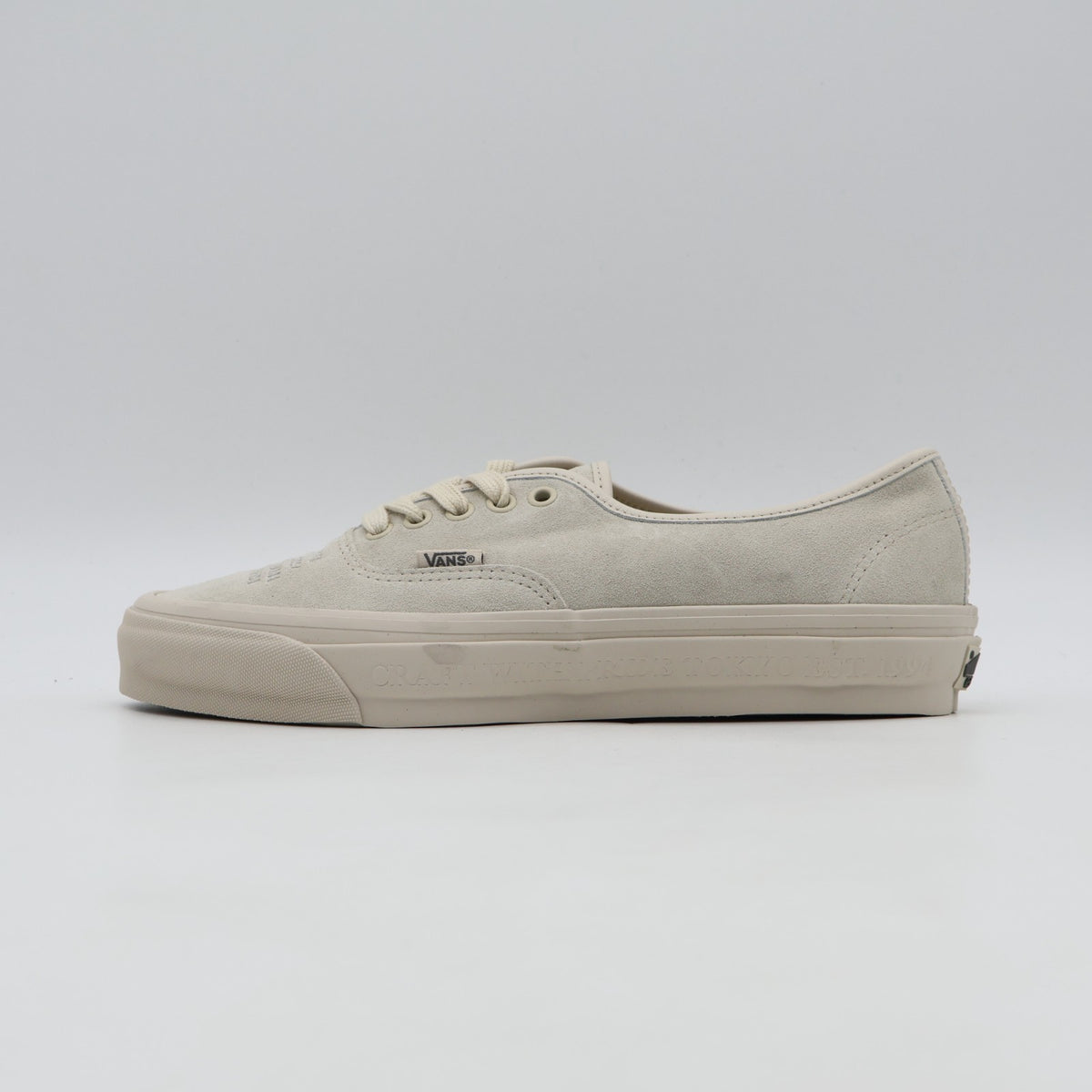 VN000XVJ7VJ NEIGHBORHOOD Ã OTW by Vans Authentic 44 "Natural" (Men's)